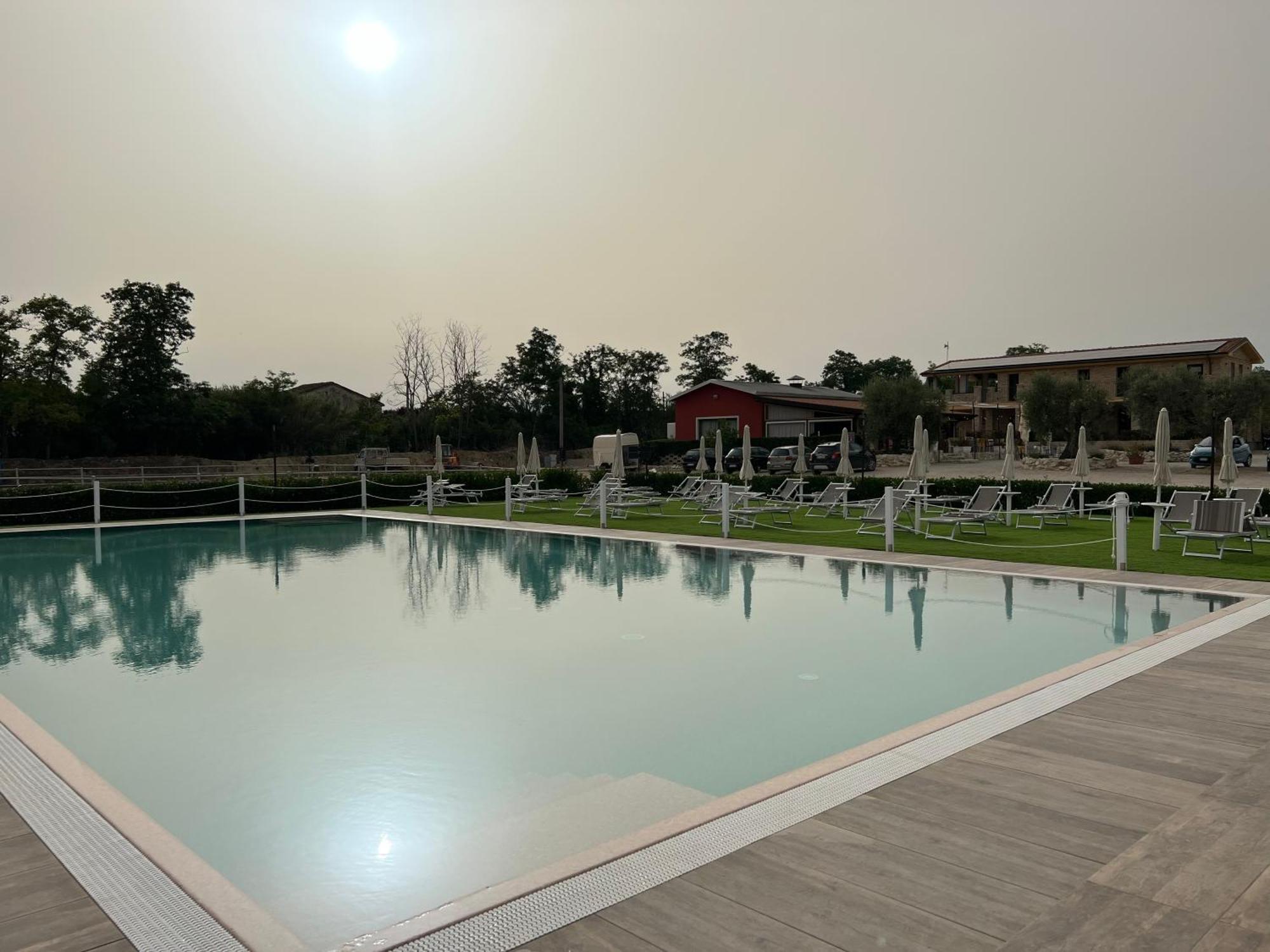 Ll Crinale Village Colli del Tronto ภายนอก รูปภาพ