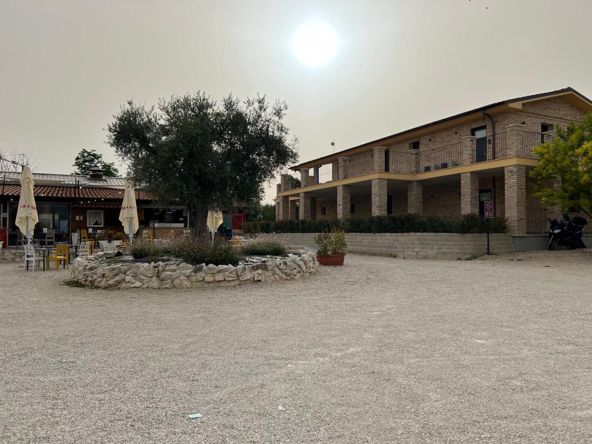 Ll Crinale Village Colli del Tronto ภายนอก รูปภาพ