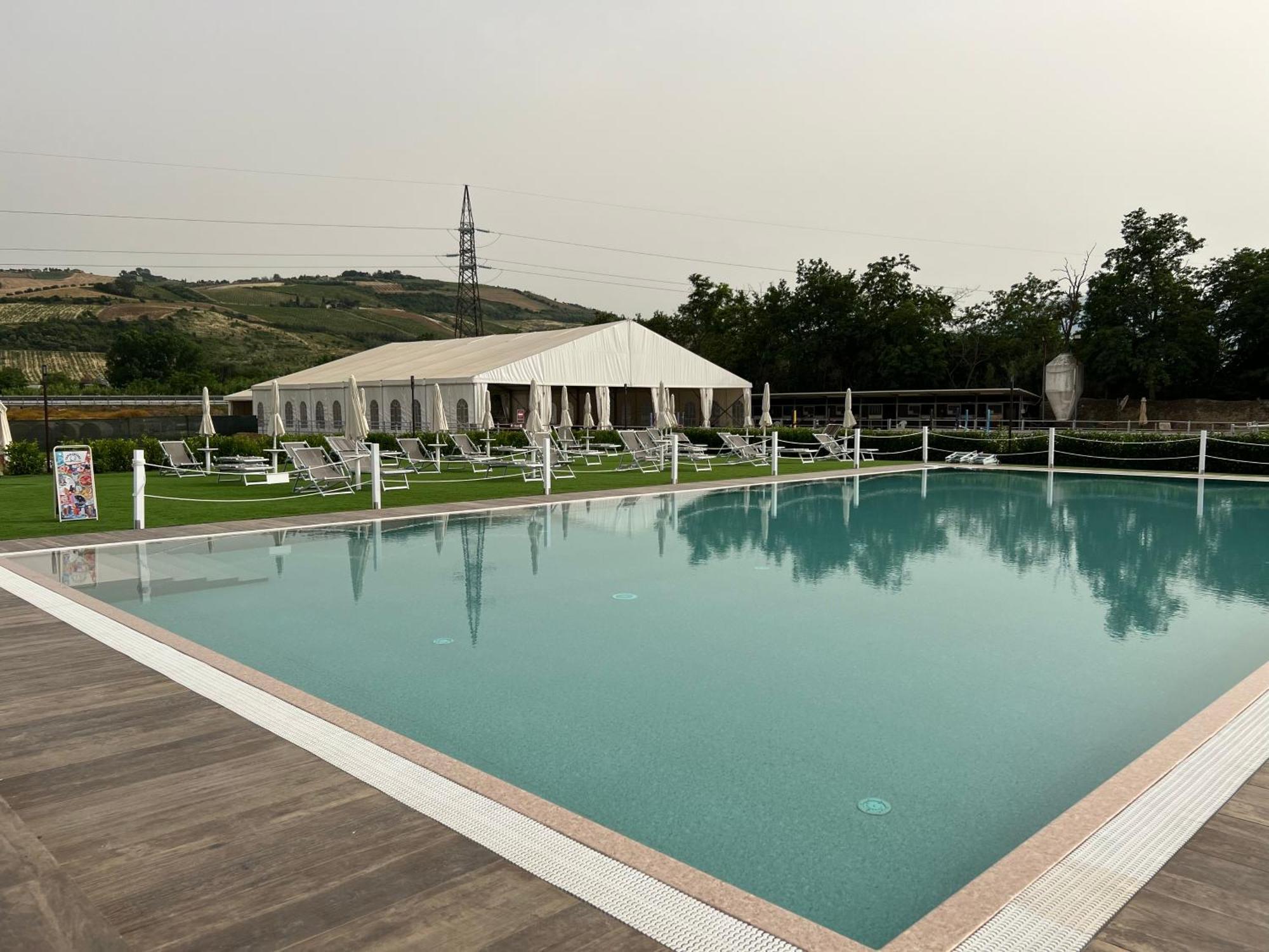 Ll Crinale Village Colli del Tronto ภายนอก รูปภาพ