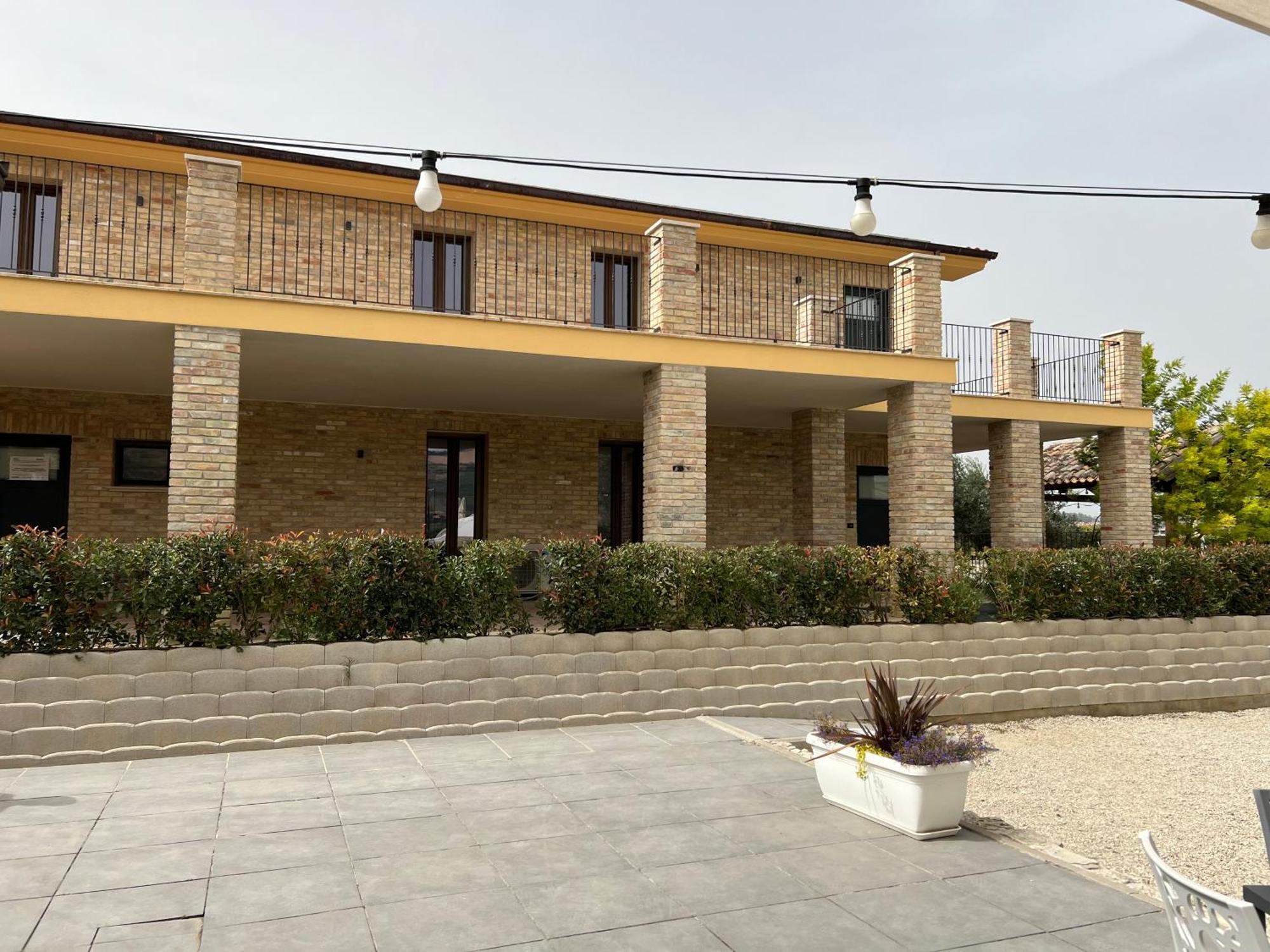 Ll Crinale Village Colli del Tronto ภายนอก รูปภาพ